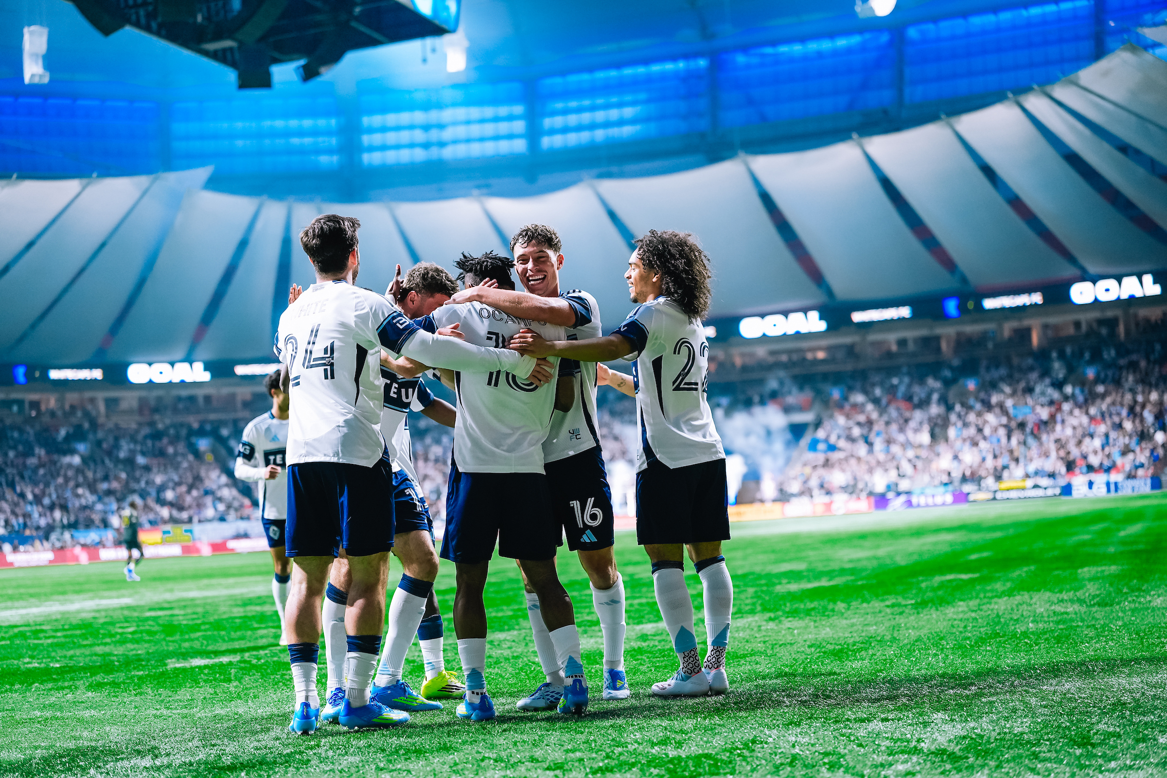 Vancouver Whitecaps grab late victory over Portland Timbers in incredible finish