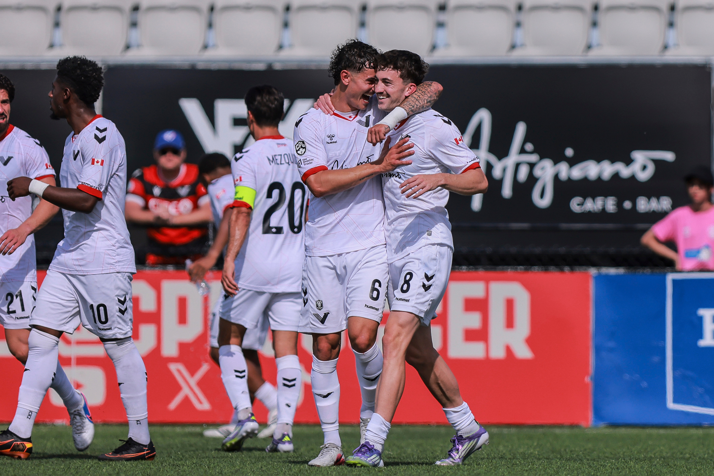 Column: Vancouver Weekly, 13 | Rise heavily defeated, the Eagles win and lose, the Whitecaps are back this week, and WFC2 continue season tomorrow