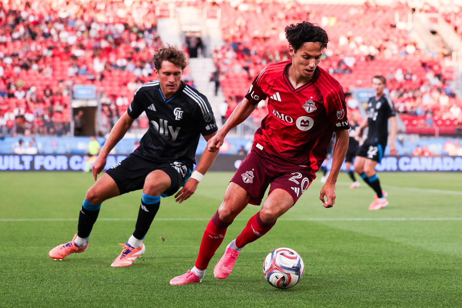 10-man Toronto battles back from two goals down to draw Charlotte 3-3