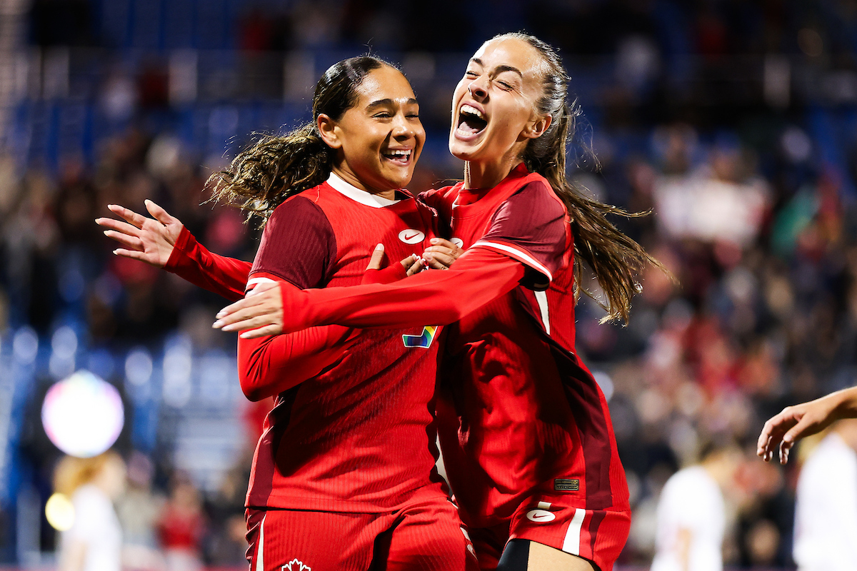 Smith rescues Canada with late equalizer against Denmark