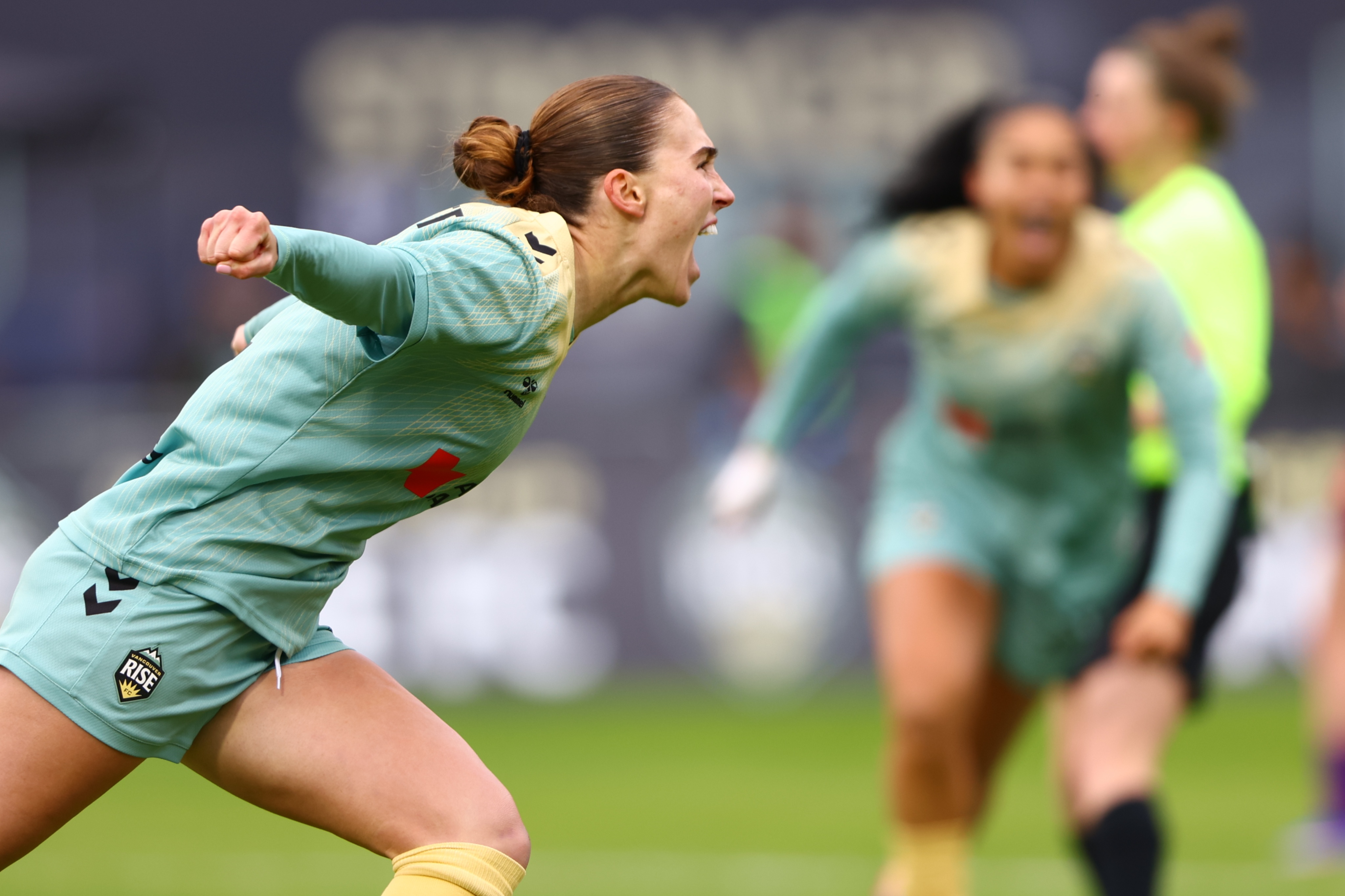 Mia Pante's brace powers Vancouver Rise past Calgary in playoff push