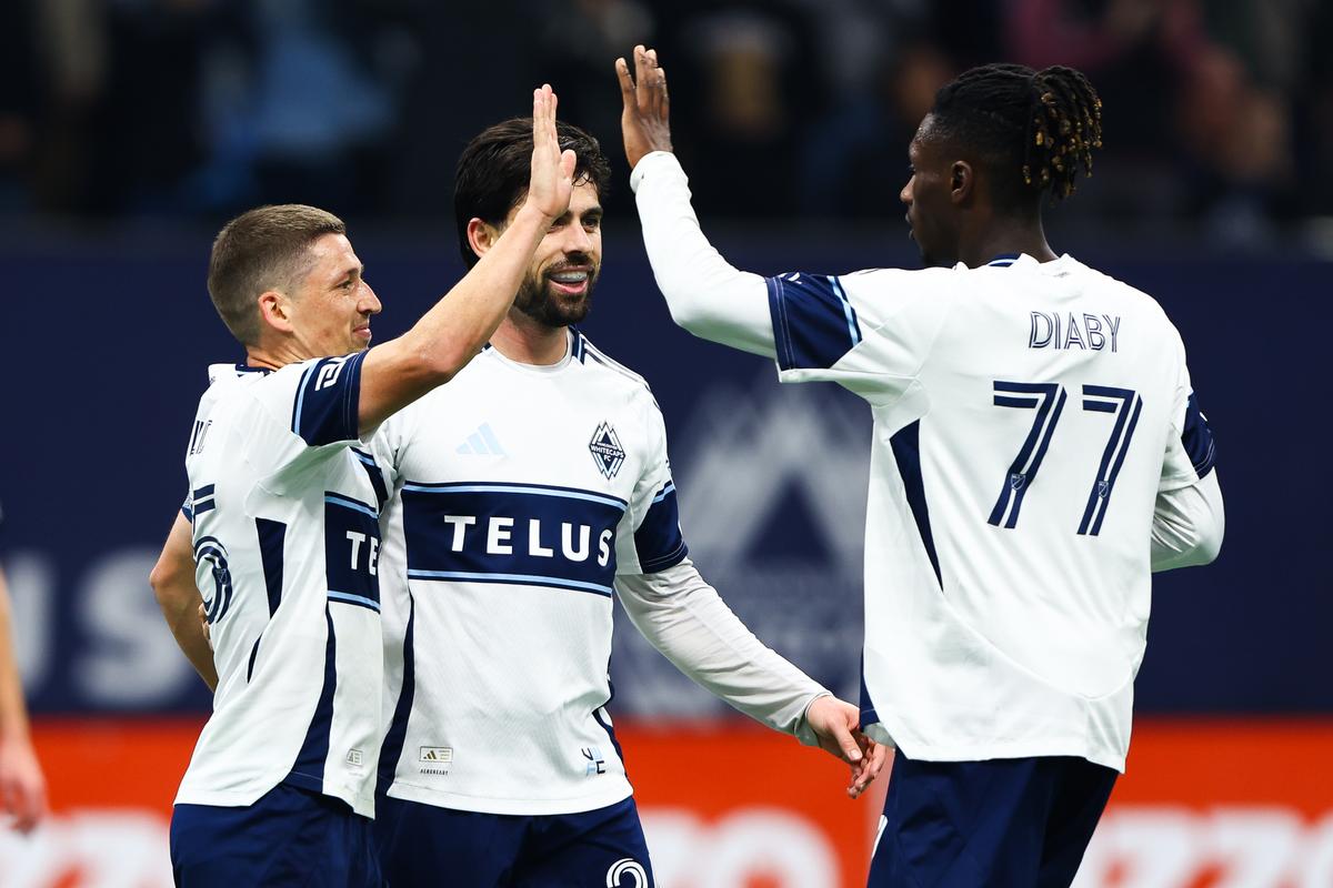 Whitecaps put one hand on Western Conference's top spot with 4-1 win