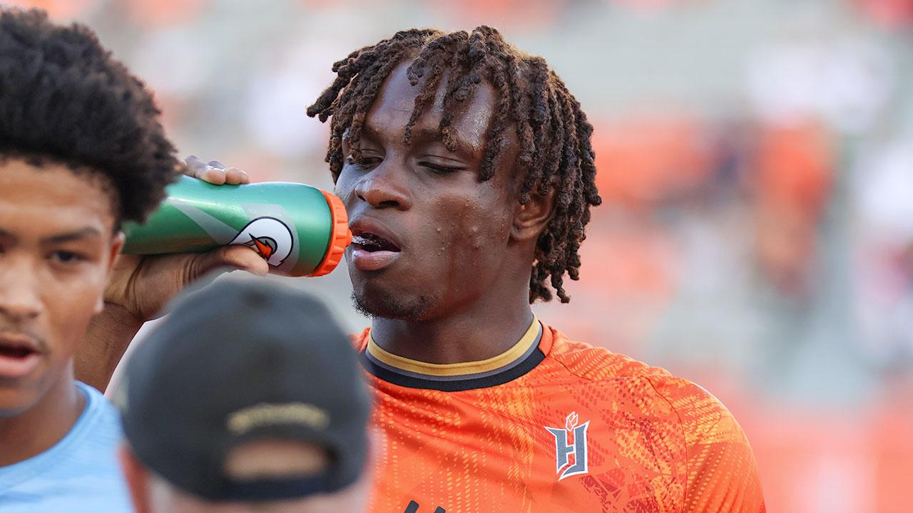 Malik Owolabi-Belewu stays: Forge triggered his 2025 club option