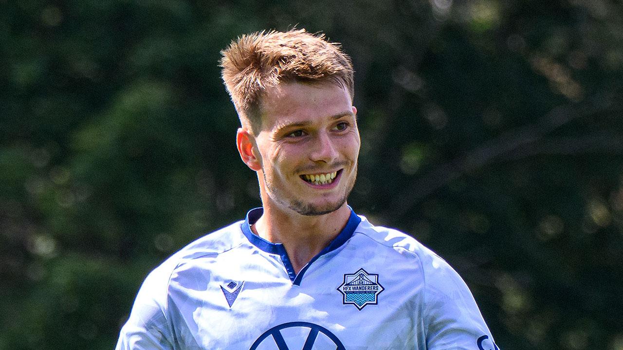 Forge finalizing a deal to sign defender Dan Nimick