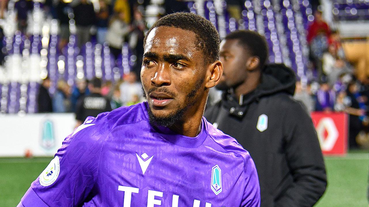 Reon Moore suspended for 3 league matches following red card