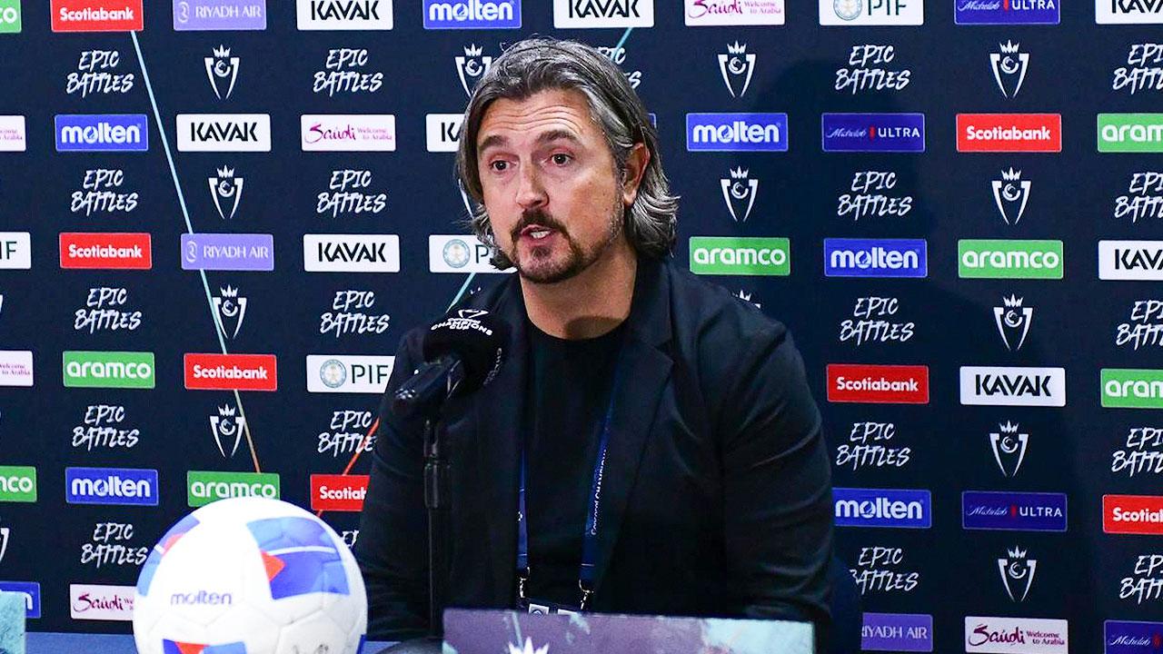 "The referee was desperate to give a red card" Tommy Wheeldon Jr. criticizes official after 2-0 defeat to Pumas 